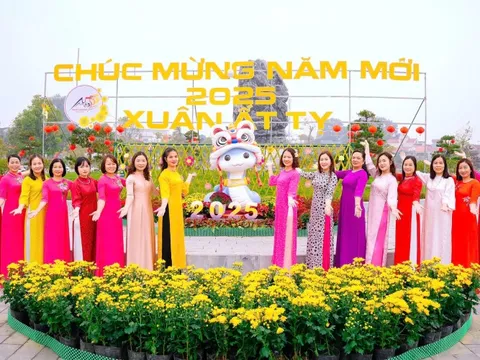 Nghệ An: Chiêm ngưỡng những tạo hình linh vật rắn “đáng yêu”