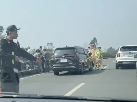 Mùng 2 tết nhiều tuyến đường ùn tắc kéo dài