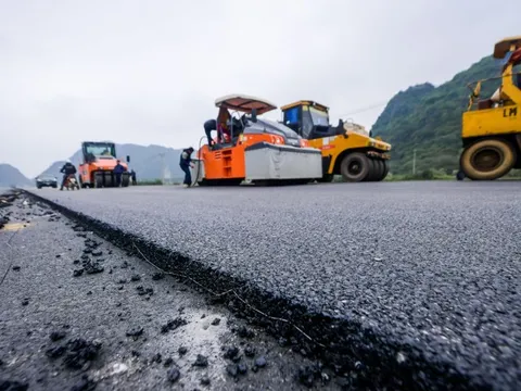 Trên những công trường cho khát vọng đất nước vươn mình