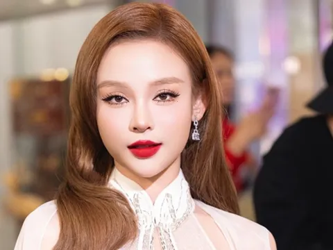 Cựu hot girl Hà Thành là Phú bà tuổi Tỵ "có tất cả"