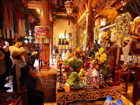 Đầu Xuân thưởng ngoạn nét văn hóa lịch sử ở Thăng Long tứ trấn