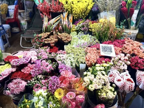 Chợ hoa Quảng Bá - Nơi ‘gói ghém’ cả mùa xuân