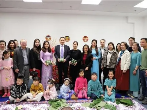 Kiều bào rộn ràng đón Tết Nguyên đán