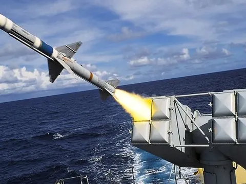 Sức mạnh đáng sợ của “chim sẻ biển” RIM-7