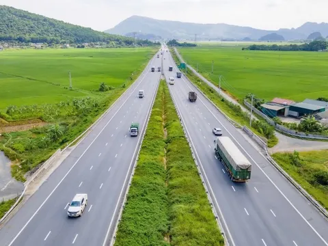Phấn đấu khởi công 19 dự án giao thông trong năm 2025