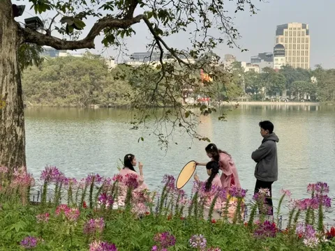 Chú trọng phát triển văn hóa, nếp sống văn minh để phát triển bền vững