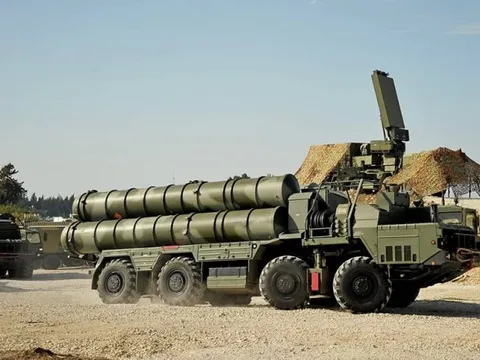 Nga điều “Rồng lửa” S-400 bảo vệ căn cứ không quân chiến lược nằm “sát vách” Ukraine