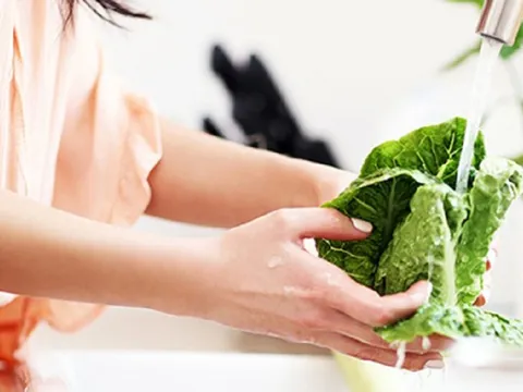 2 loại rau dễ "ngậm" thuốc trừ sâu, cái số một thường xuất hiện trong bữa ăn của nhiều gia đình