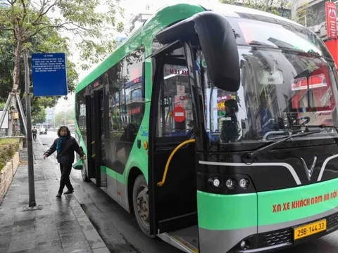 Hà Nội có thêm một tuyến xe buýt điện
