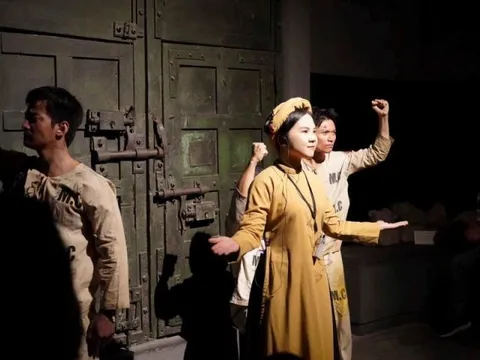 Di tích Nhà tù Hỏa Lò - Đổi mới để hấp dẫn du khách