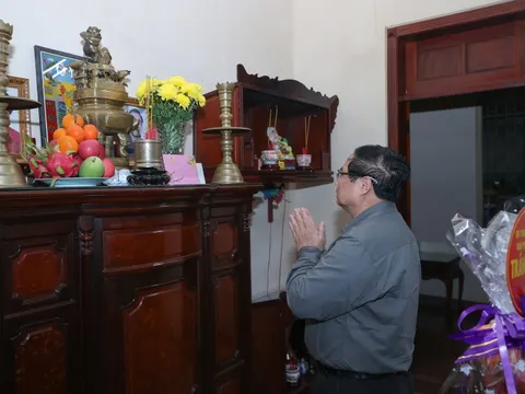 Thủ tướng Phạm Minh Chính dâng hương tưởng nhớ cố Thủ tướng Phan Văn Khải