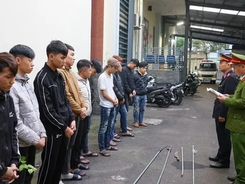 Khởi tố nhóm "quái xế" lạng lách, đuổi chém người đêm giao thừa