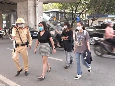 4 trường hợp đi bộ qua đường không có tín hiệu bằng tay không bị xử phạt