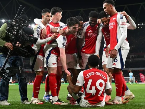 Thierry Henry phản ứng với việc Lewis-Skelly chế giễu Erling Haaland