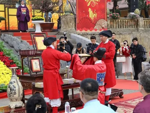 Hà Nội đón khoảng 1 triệu lượt khách trong dịp Tết Nguyên đán Ất Tỵ