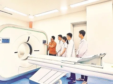 Tạo sức bật từ ứng dụng công nghệ, hướng tới y tế xanh