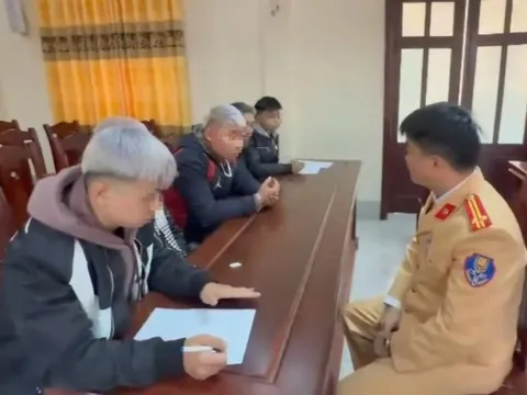Nhóm thanh, thiếu niên lái xe máy vào cao tốc bị phạt hơn 121 triệu đồng