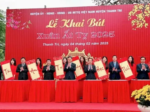 Phó Chủ tịch UBND thành phố Hà Nội Hà Minh Hải khai bút đầu Xuân Ất Tỵ 2025