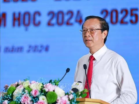 Thủ tướng bổ nhiệm lại Thứ trưởng Bộ Giáo dục và Đào tạo