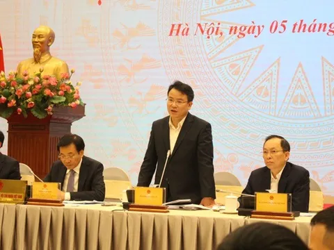 Để đạt mục tiêu tăng trưởng hơn 8%, mỗi người phải làm việc gấp 2