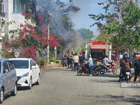 Bình Phước: Đốt rác, đốt cỏ khiến nhà 3 tầng cháy, thiêu rụi ô tô điện