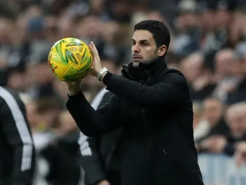 Lý do bất ngờ khiến HLV Mikel Arteta bị chế giễu sau khi Arsenal bị loại