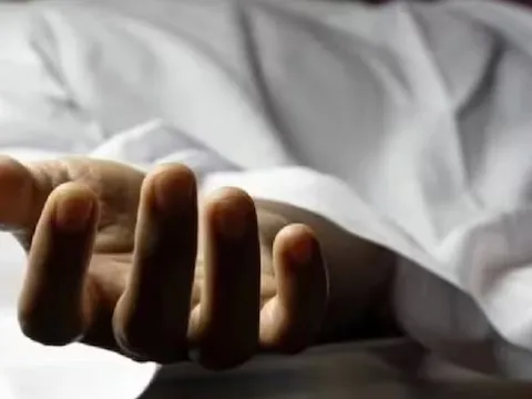 Điều tra vụ người đàn ông đầu độc con trai 10 tuổi rồi đến đồn cảnh sát tự thú