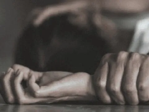 Điều tra vụ nữ sinh 13 tuổi bị 3 giáo viên trong trường xâm hại