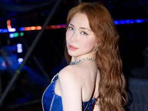 "Bà hoàng ngoại giao" của V-biz từ chối tham gia "Chị đẹp" bản Trung và Em Xinh "Say Hi"