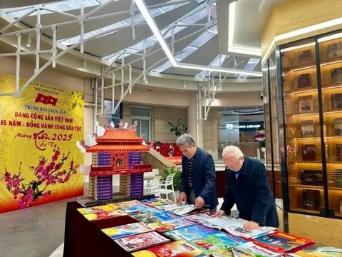 Tổ chức Liên hoan Cán bộ thư viện toàn quốc