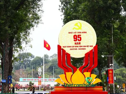 Truyền thông, chuyên gia nước ngoài ca ngợi vai trò Đảng Cộng sản Việt Nam