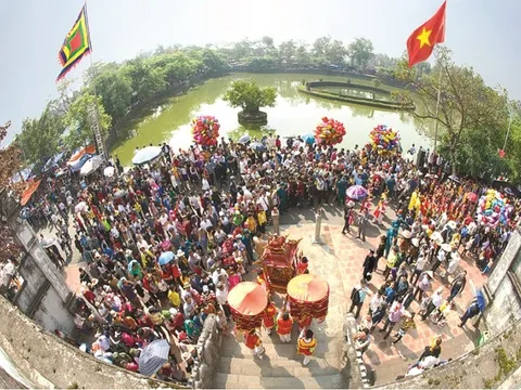 Rộn ràng lễ hội mùa xuân