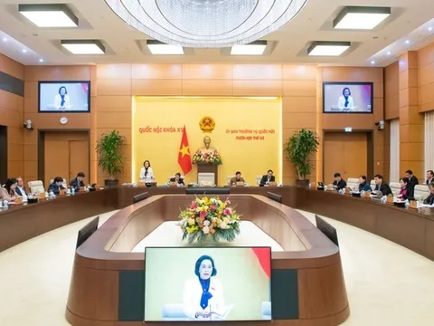 Thường vụ Quốc hội nhất trí lương nhà giáo được xếp cao nhất trong hệ thống lương hành chính sự nghiệp