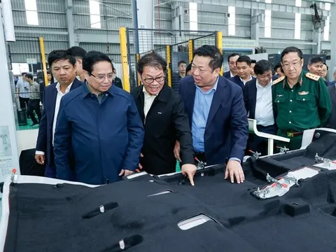 Thủ tướng đề nghị Thaco sản xuất tàu đường sắt tốc độ cao