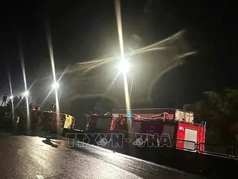 Lật xe khách tại Phú Yên khiến 3 người tử vong, nhiều người bị thương