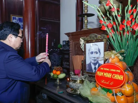 Thủ tướng Phạm Minh Chính dâng hương tưởng niệm cố Thủ tướng Phạm Văn Đồng