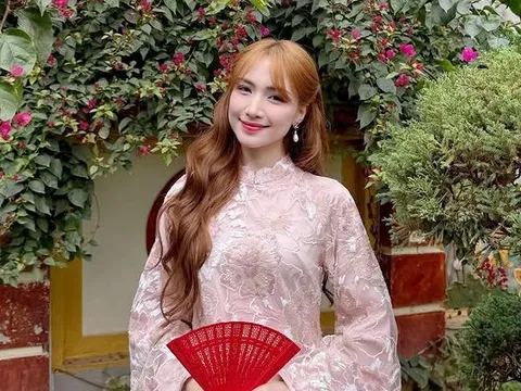 Cuộc sống hiện tại của Hòa Minzy ra sao sau 3 năm chia tay thiếu gia miền Tây?