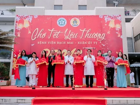 Thương hiệu Organic và Greenalife tặng quà cho bệnh nhân có hoàn cảnh khó khăn tại Bệnh viện Bạch Mai