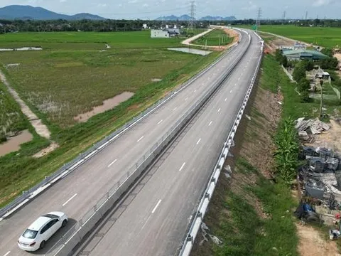 Tăng cường kiểm tra, kịp thời phát hiện khiếm khuyết trên cao tốc