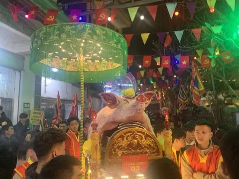 Rước 17 “ông lợn” - đặc sắc lễ hội của làng La Phù, huyện Hoài Đức