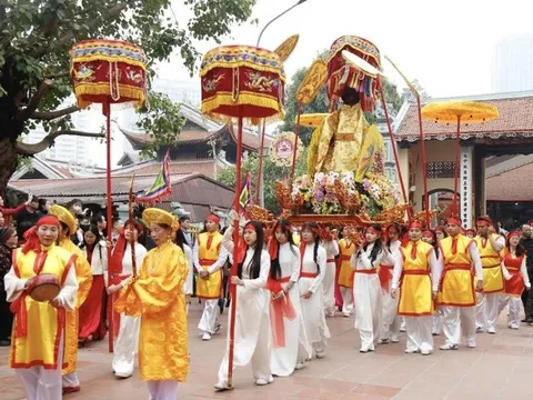 Hàng nghìn người tham dự khai hội Bia Bà (La Khê, Hà Đông)