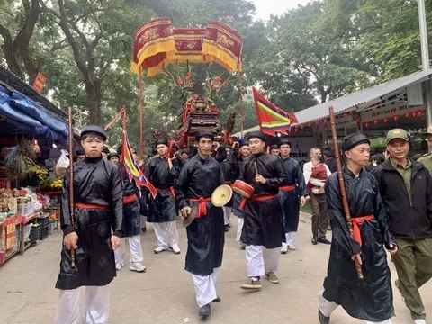 Đền Và (Sơn Tây) rộn ràng trước ngày khai hội