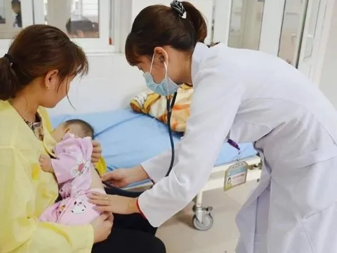 Từ 1/7/2025, người lao động được nghỉ bao nhiêu ngày để chăm sóc con ốm đau?