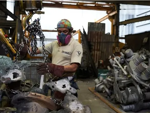 Giá kim loại tại Mỹ tăng vọt sau động thái áp thuế của Tổng thống Trump