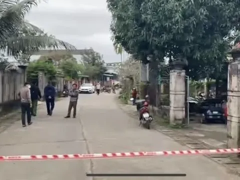 Chồng tạt xăng rồi đập điện thoại gây cháy làm vợ tử vong