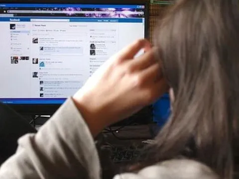 Lên mạng tìm bạn khác giới để tâm sự, người phụ nữ 54 tuổi mất 1,7 tỷ đồng