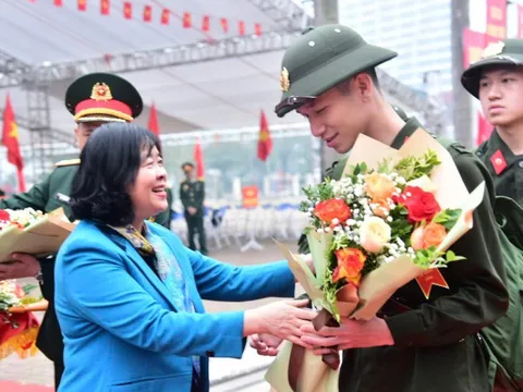 Thanh niên ưu tú Thủ đô phấn khởi lên đường nhập ngũ