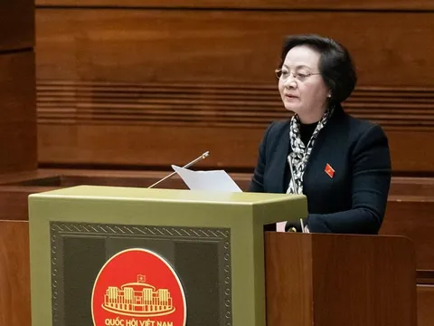 Đẩy mạnh phân quyền, phân cấp, tạo sự chủ động cho chính quyền địa phương