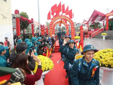 Hôm nay, 30 quận, huyện, thị xã của Hà Nội tổ chức lễ giao, nhận quân năm 2025