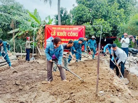 Bí thư các tỉnh đốc thúc tiến độ xóa nhà tạm, nhà dột nát